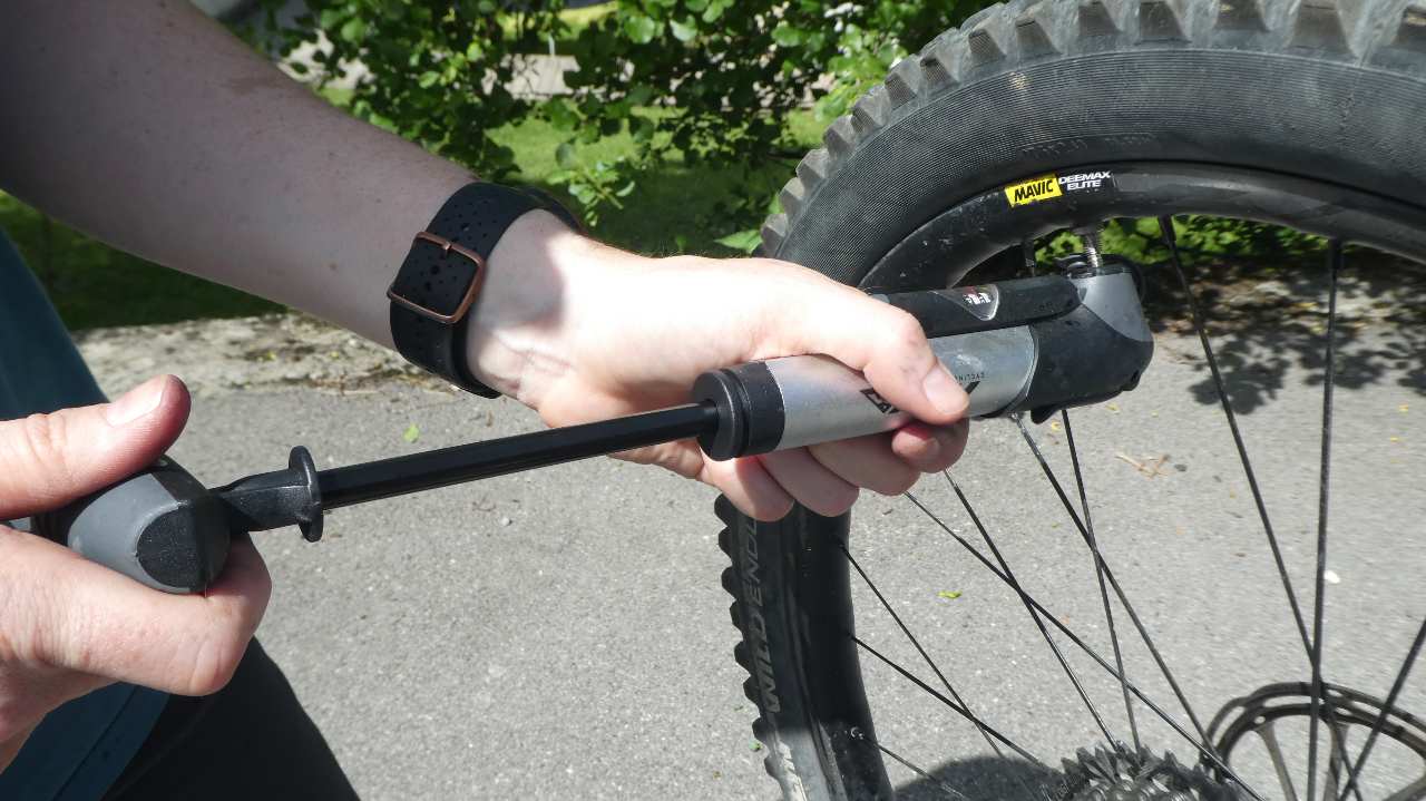 How To Pump A Bike Tire A Complete Guide