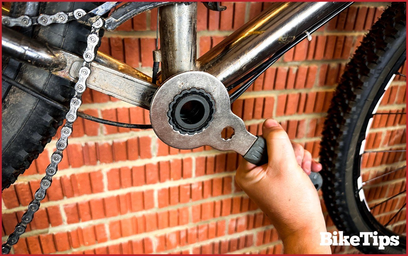 Bottom Bracket Removal Explained: How-To Guide in 5 Steps [With Video ...