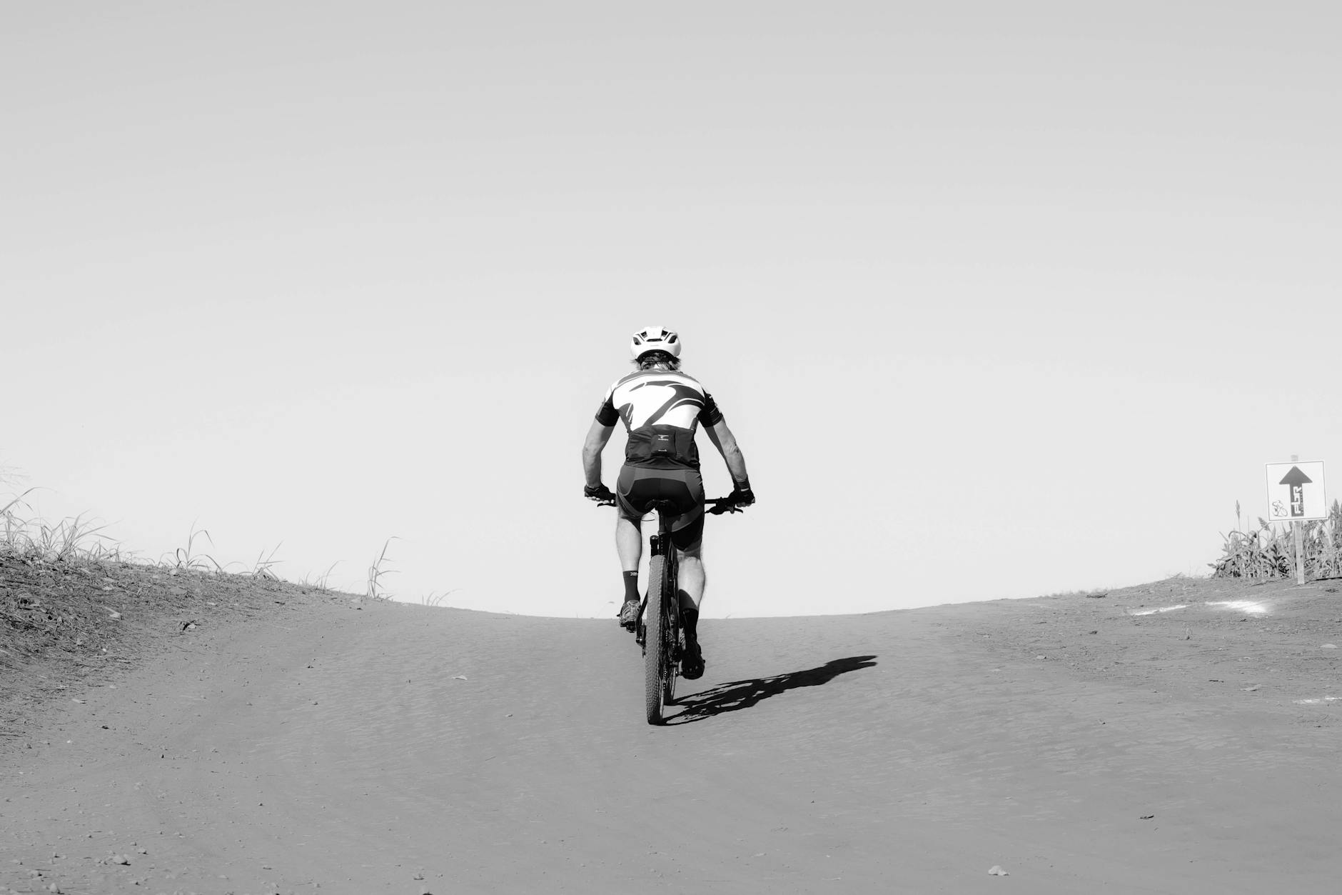 Riley Nicholas 24 Recovery Techniques for Cyclists: Maximizing Performance Between Rides