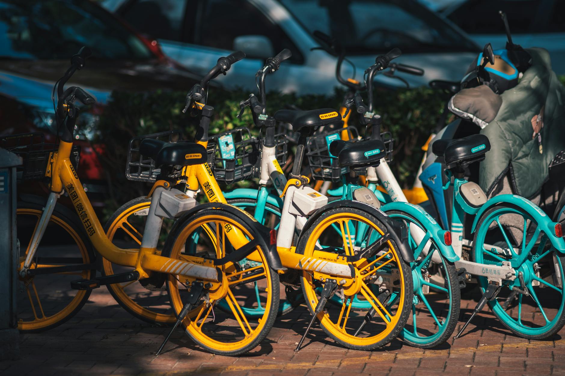 Luke Prowse 14 E-Bike vs Regular Bike: Cost, Fitness, and Practical Differences Explained