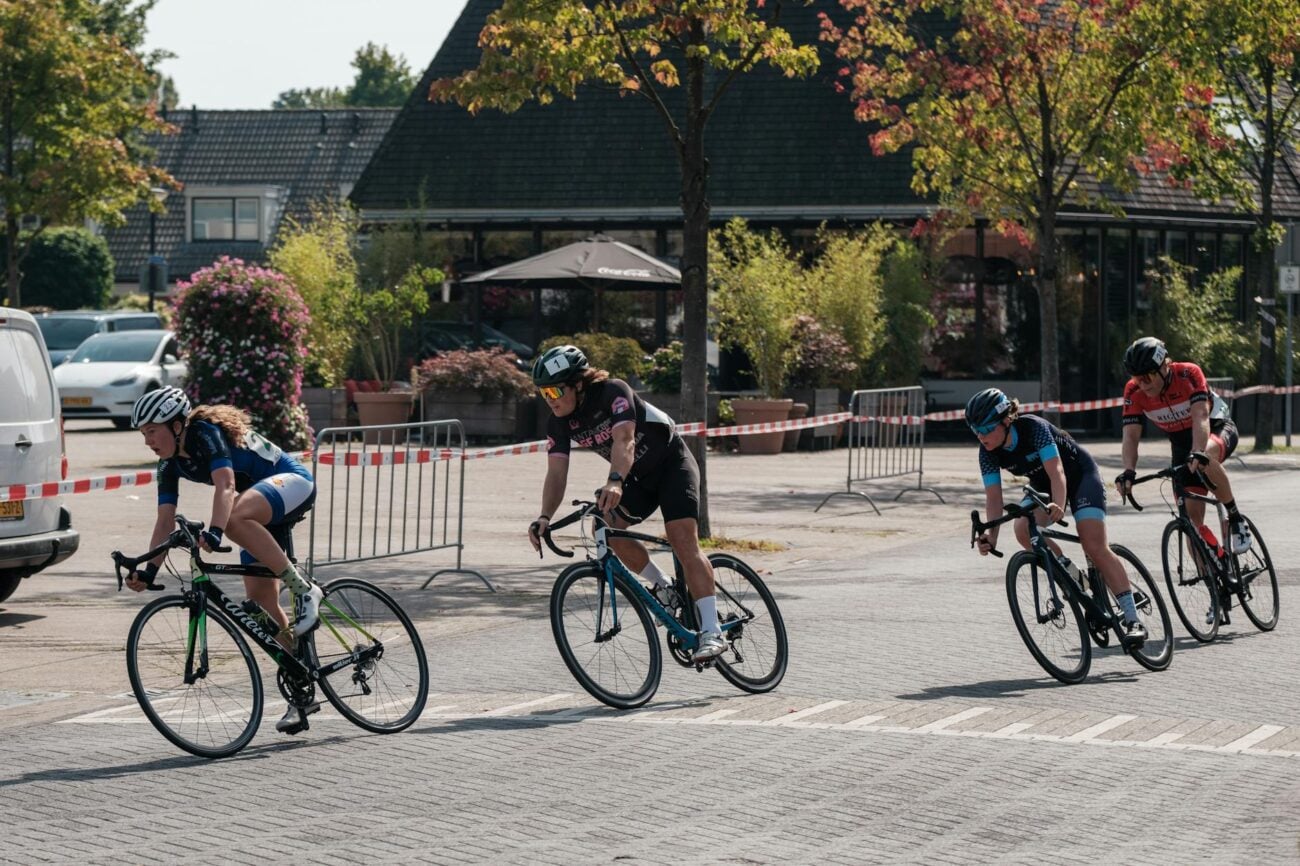 Homepage 1 Women Cycling Confidence: Building Skills and Community for Female Cyclists