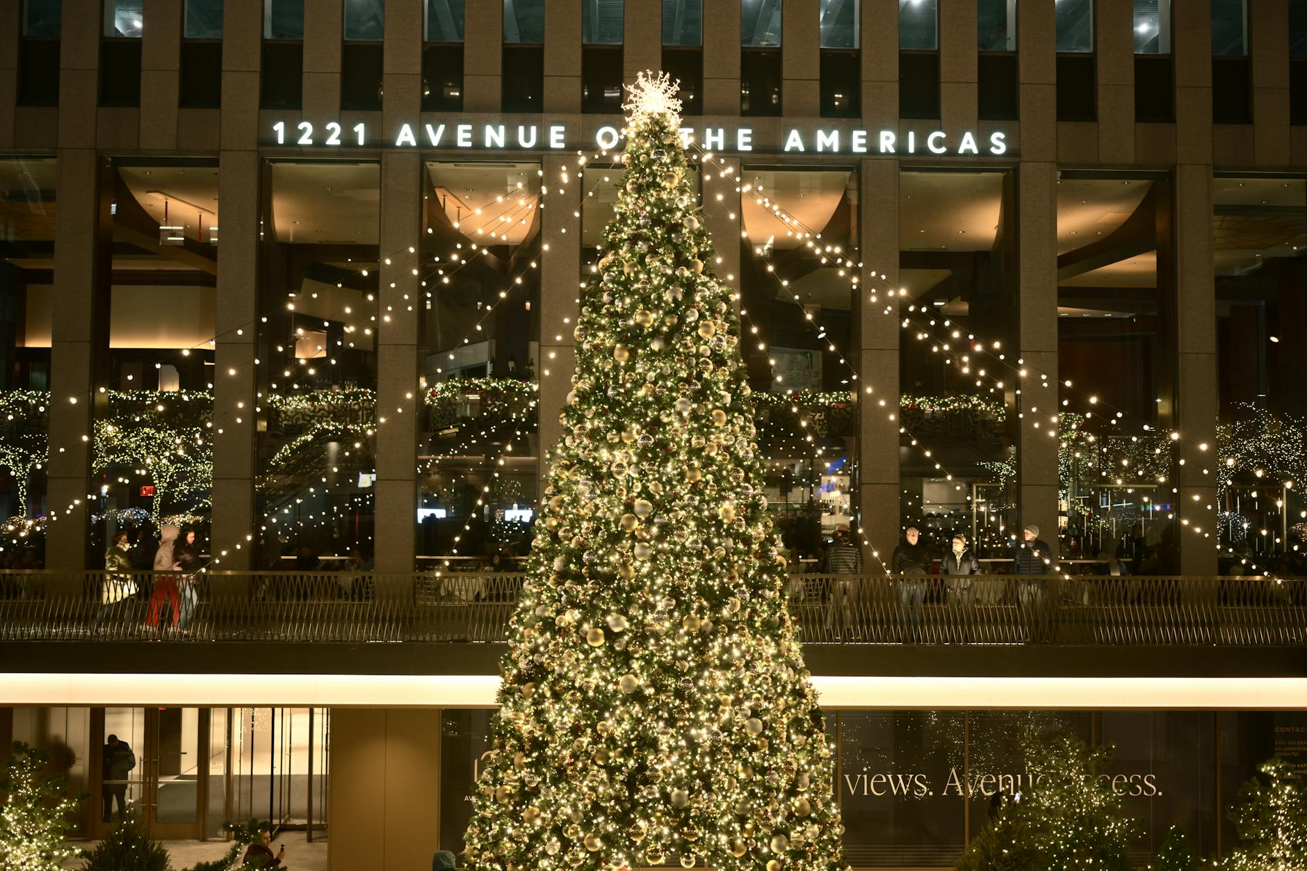 Homepage 5 NYC Gives Away Free Helmets and Lights for Spring 2026