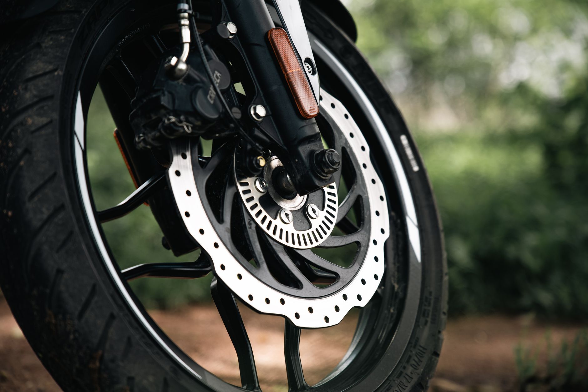 Homepage 5 How to Brake on a Bike: Technique and Safety Tips